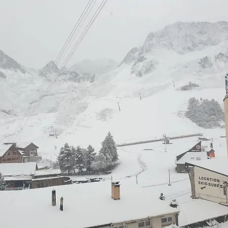 Studio La Mongie アパート